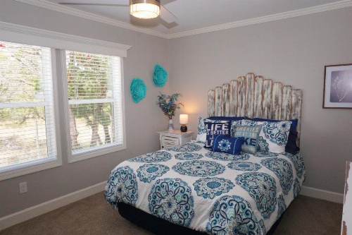 Clear Creek Lake House image 10