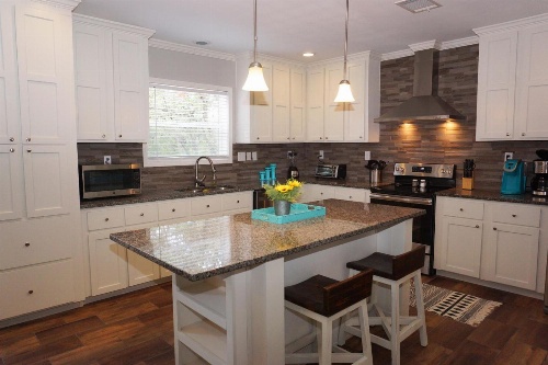 Clear Creek Lake House image 3